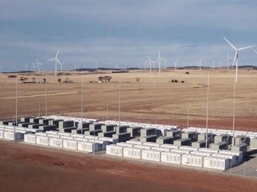 La mega centrale a batteria di Tesla si espande ancora