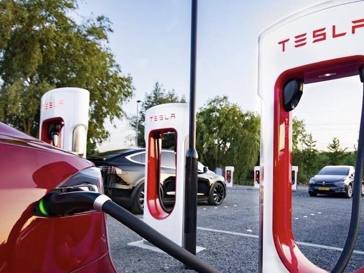 Ricariche ancora più rapide per Tesla