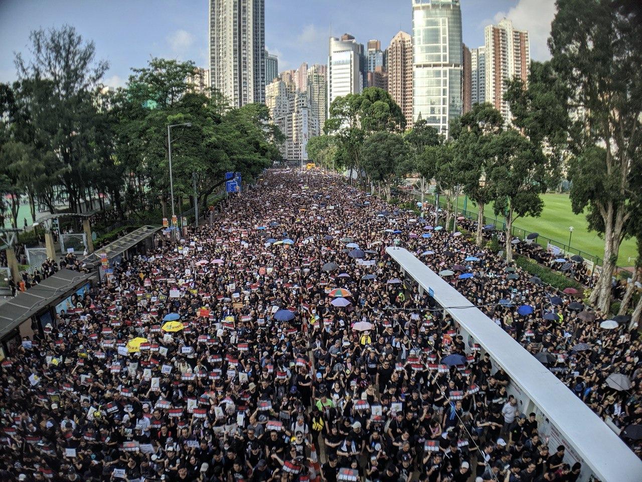 I colossi tech non forniranno dati sui cittadini di Hong Kong