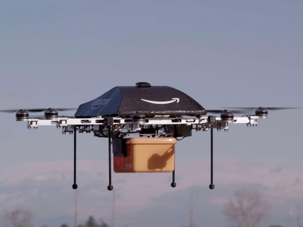 Amazon consegna i pacchi dal cielo in USA