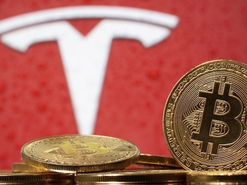 Tesla cambia idea sui Bitcoin