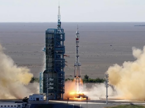 I primi astronauti a bordo della nuova stazione spaziale cinese