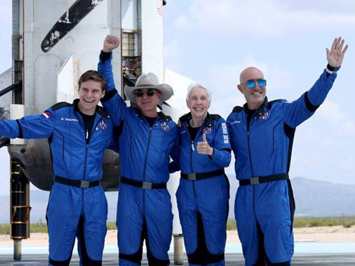 Jeff Bezos nello spazio con Blue Origin