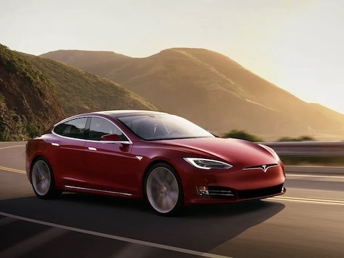 Il report di Tesla sull’autonomia delle batterie