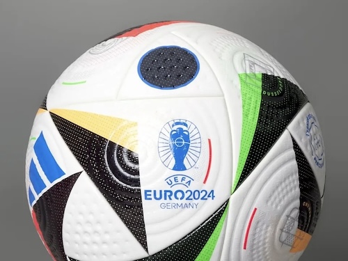 Il pallone intelligente per Euro 2024