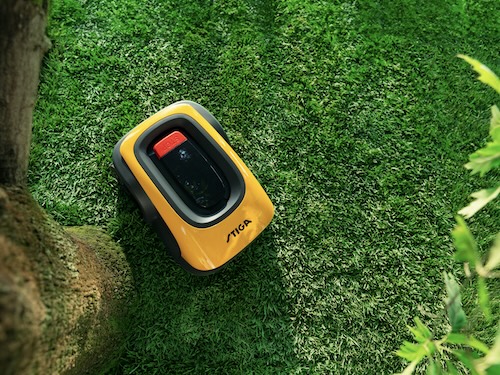 STIGA: robot tagliaerba ed elettrificazione per la cura del giardino