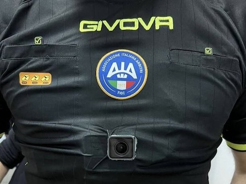 Il primo arbitro con la body cam in campo