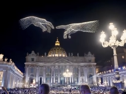 L’innovativo spettacolo di droni in Vaticano