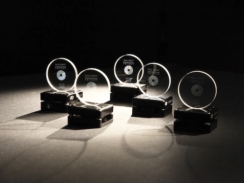 Il disco in vetro da 360 terabyte