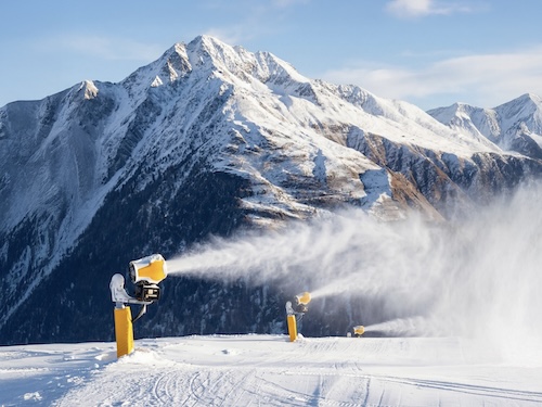L’innevamento artificiale per salvare il Bianco Natale