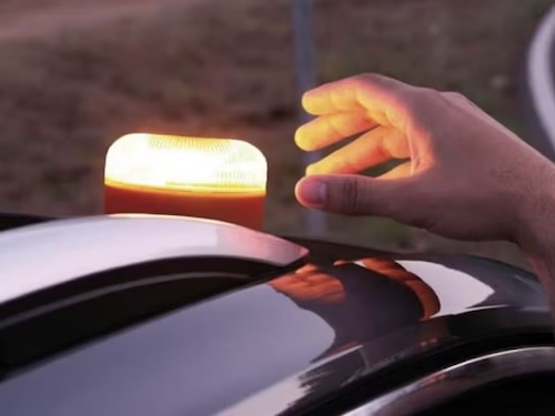 Il lampeggiante geolocalizzato per auto in panne