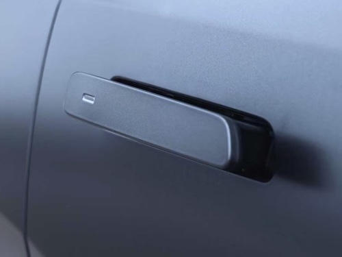 La Cina vieta l’apertura elettronica delle auto